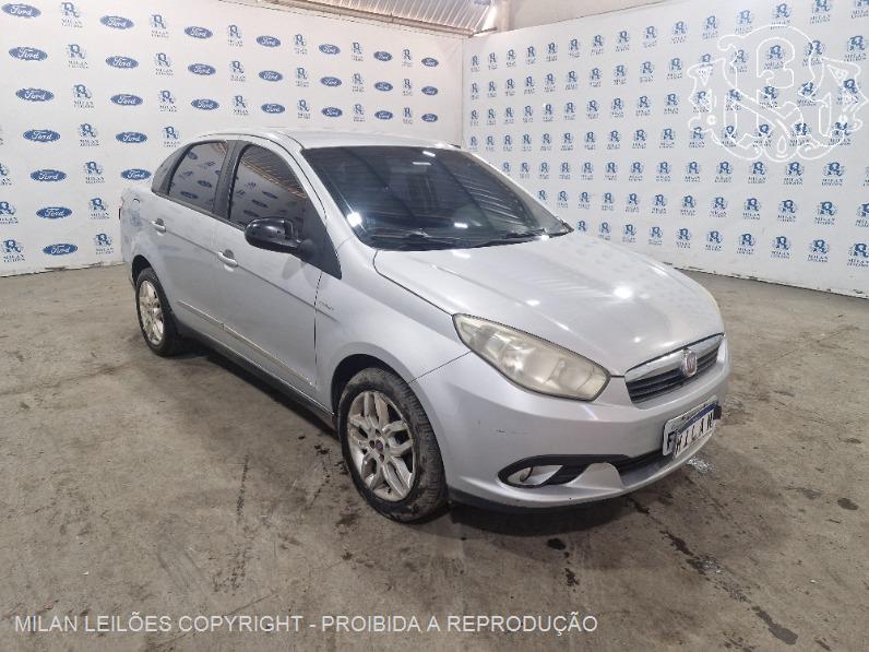 Fiat Siena Essence 2013 em leilão