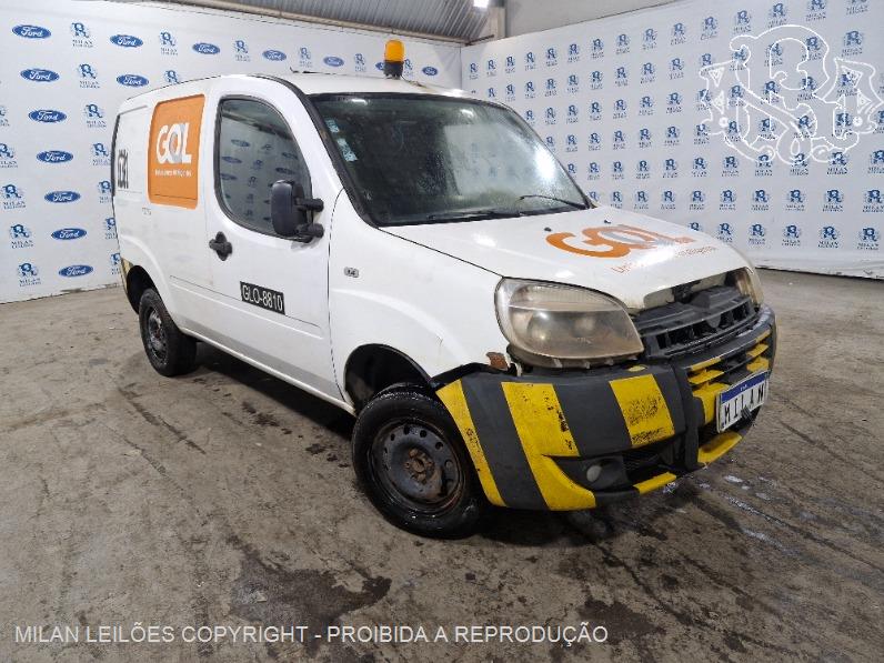 Fiat Doblo Cargo 2012 em leilão