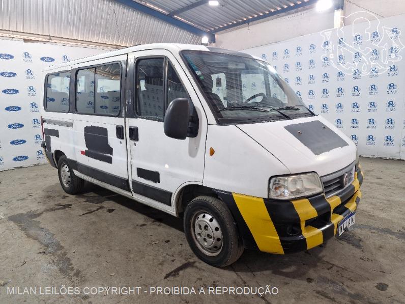 Fiat Ducato Minibus 2015 em leilão