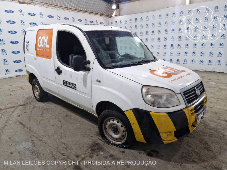 Fiat Doblo Cargo 2015 em leilão