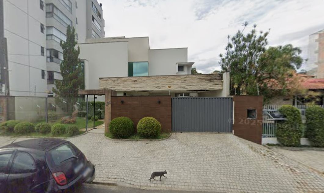 Joinville – sc. bairro saguaçu. casa. áreas totais. terr. 700,00m² e constr. 320,62m²