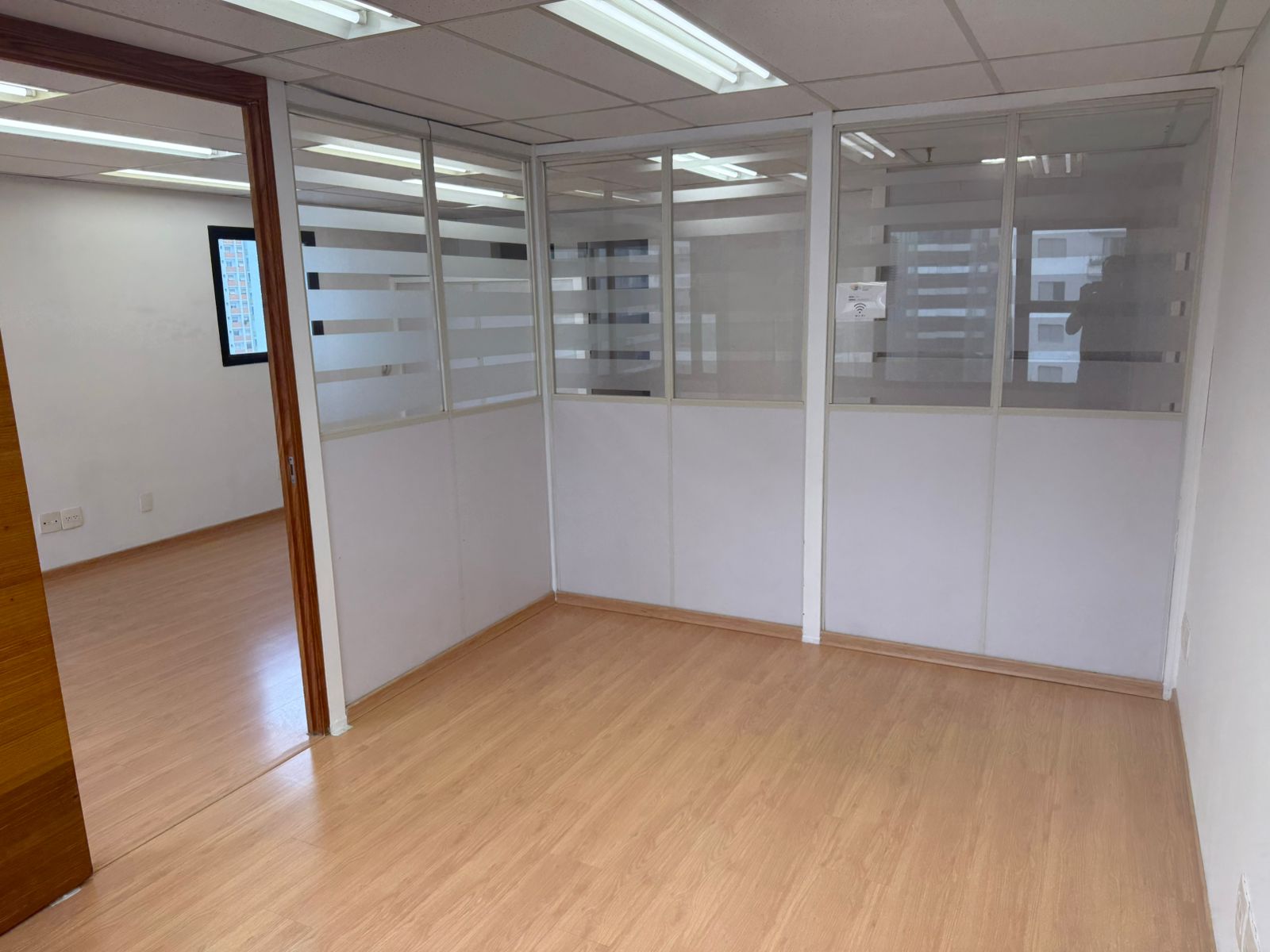 São Paulo - SP. Bairro Indianópolis. Sala Comercial. Área Priv. 51,82m², localizado em São Paulo - SP, bairro Indianópolis