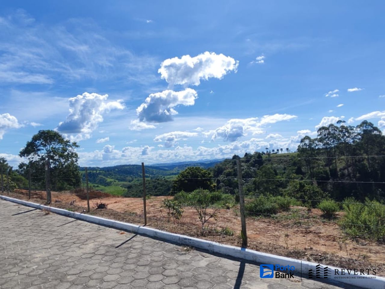 Imagem do imóvel Eunápolis – BA. Bairro Costa Rica - Terreno. Áreas Totais. Terr. 619,63m²