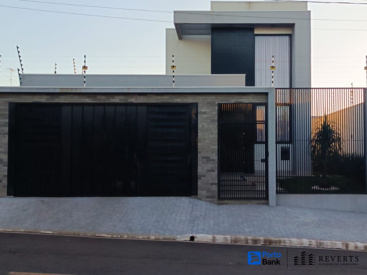 Imagem do imóvel Doutor Camargo – PR. Bairro Jd Santa Clara II. Casa. Áreas Totais. Terr. 300,00m² e constr 200,00m²