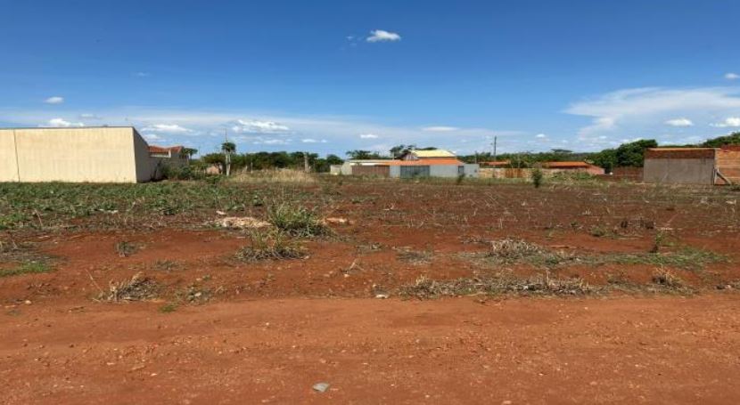 Imagem do imóvel Planura – MG. Bairro Cana Brava. Terreno. Áreas Totais. Terr. 497,96m²