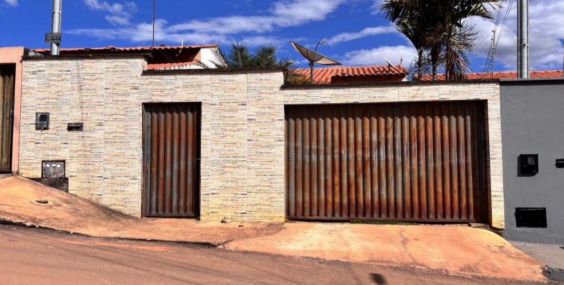 Imagem do imóvel Silvânia – GO. Bairro Res. Anhanguera. Casa. Áreas Totais. Terr. 225,00m² e constr. 133,00m²