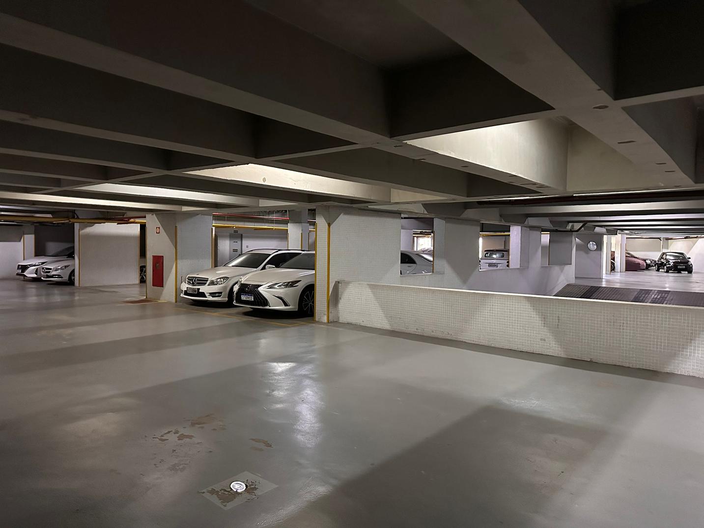São Paulo/SP – Bairro Morumbi – Apto com 864,62m2 de área priv. e 5 vagas de garagem., localizado em São Paulo - SP, bairro Morumbi