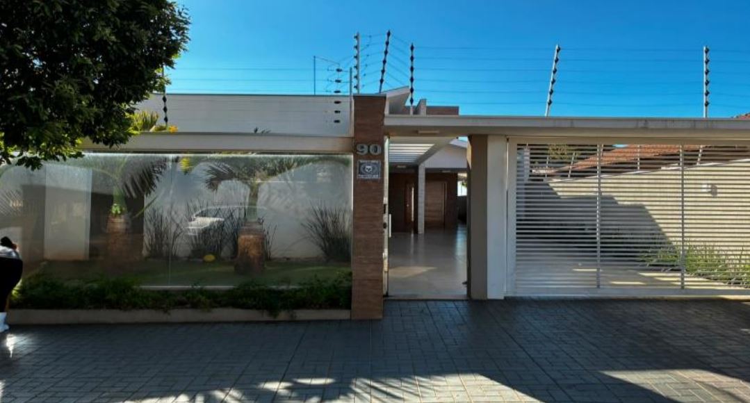 Imagem do imóvel Jaguapitã - PR. Bairro Centro. Casa. Áreas Totais. Terr. 854,20m² e constr. 310,55m²
