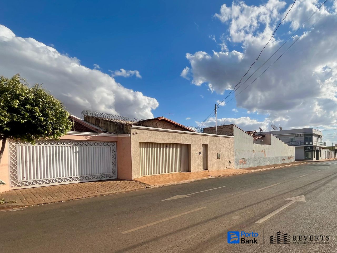 Monte Carmelo - MG. Res. Mundo Novo I. Casa. Áreas Totais. Terr. 300,00m² e constr. 205,98m², localizado em Monte Carmelo - MG, bairro Residencial Mundo Novo I