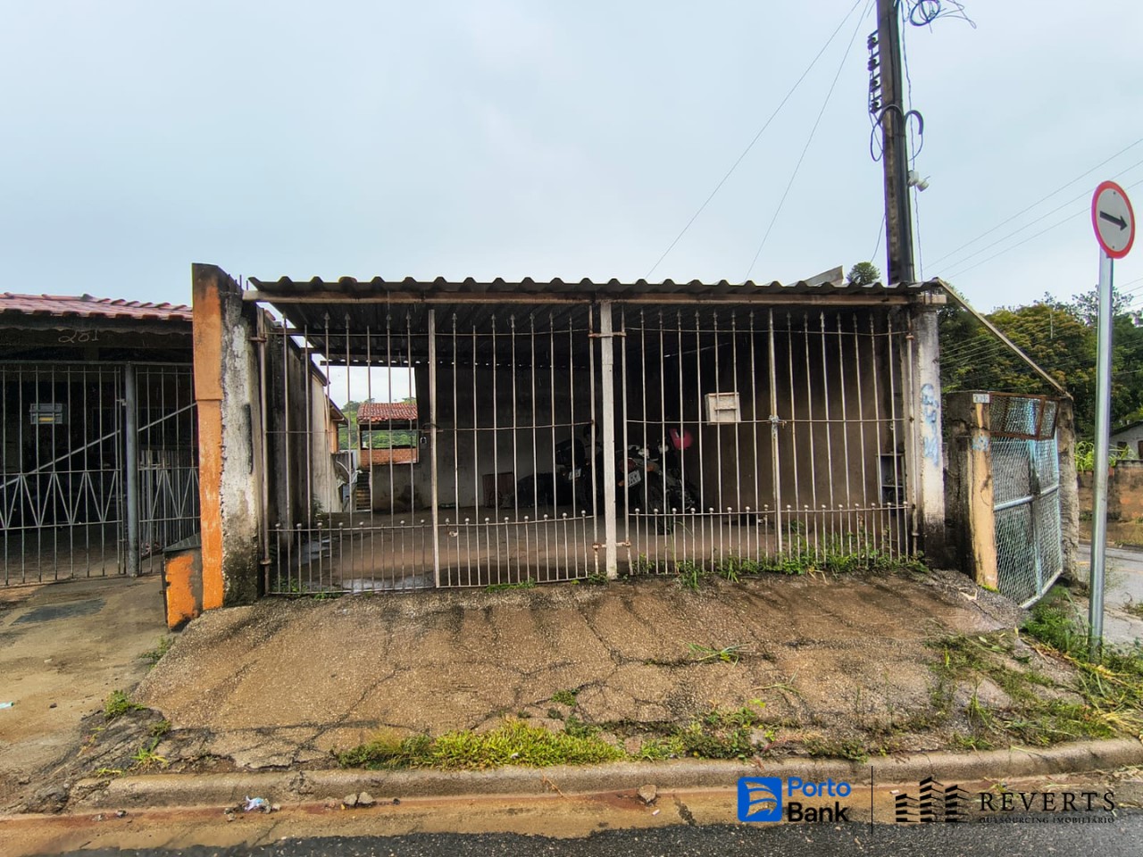 Imagem do imóvel Atibaia - SP. Bairro Ponte. Casa. Áreas Totais. Terr. 194,73m² e constr. 47,00m²