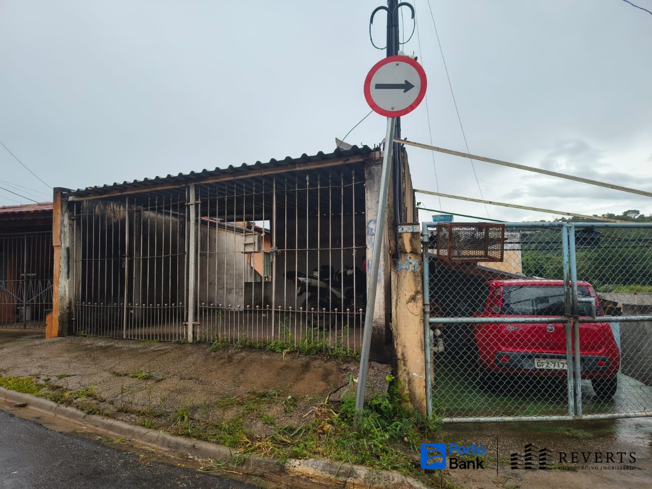 Atibaia - SP. Bairro Ponte. Casa. Áreas Totais. Terr. 194,73m² e constr. 47,00m², localizado em Atibaia - SP, bairro Ponte