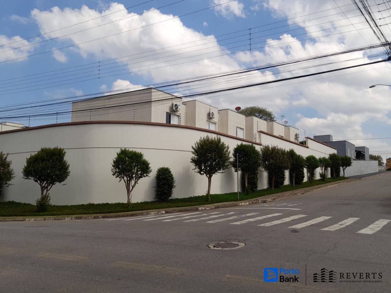 Atibaia - SP. Bairro Itapetinga. Casa. Áreas Totais. Terr. 112,38m² e constr. 78,20m², localizado em Atibaia - SP, bairro Itapetinga