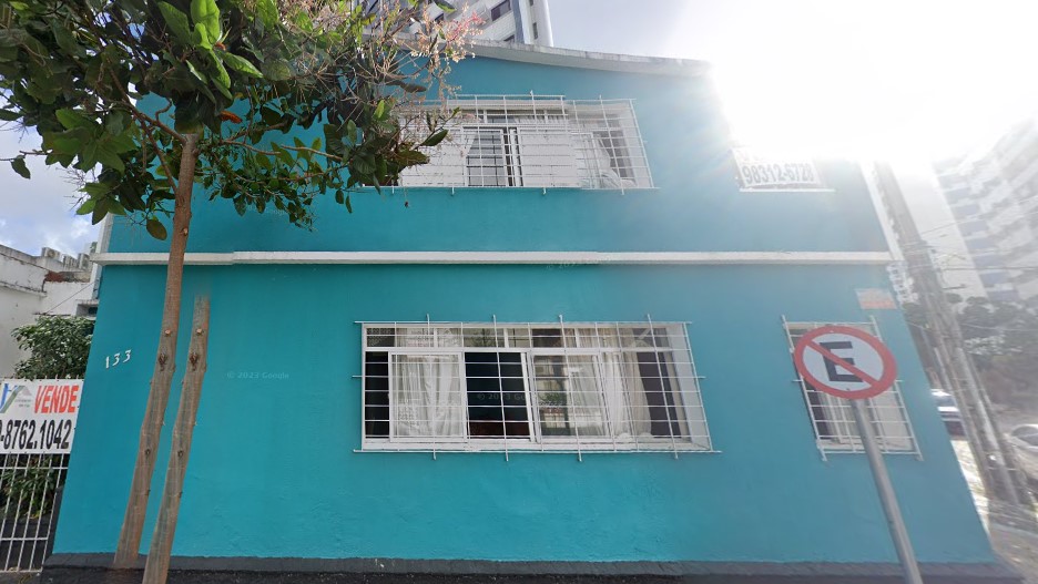 Imagem do imóvel Recife – PE. Bairro Aflitos. Casa. Áreas Totais. Terr. 331,66m² e constr. 241,84m²
