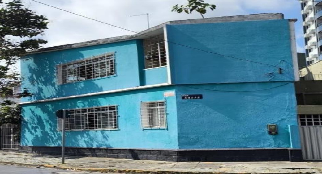 Recife – PE. Bairro Aflitos. Casa. Áreas Totais. Terr. 331,66m² e constr. 241,84m², localizado em Recife - PE, bairro Aflitos