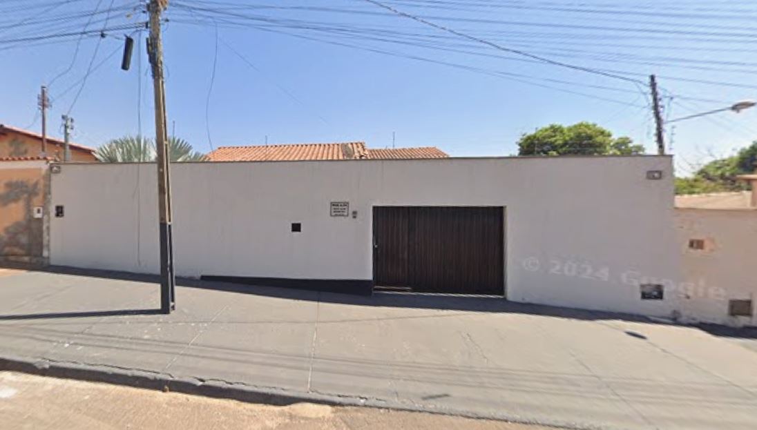 Imagem do imóvel Trindade - GO. Bairro Setor Sul. Casa. Áreas Totais. Terr. 450,00m² e constr. 192,25m²