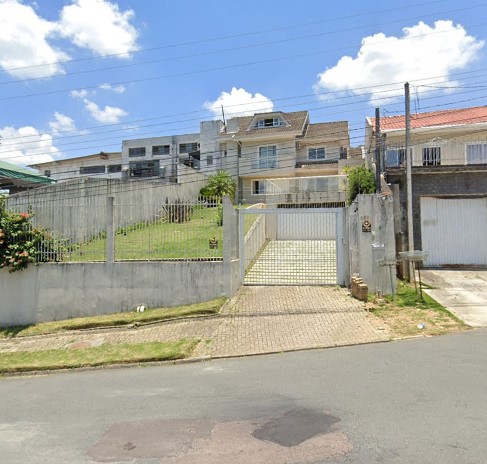 Curitiba – PR. Bairro Camponesa. Casa. Áreas Totais. Terr. 531,00m² e constr. 287,29m², localizado em Curitiba - PR, bairro Camponesa
