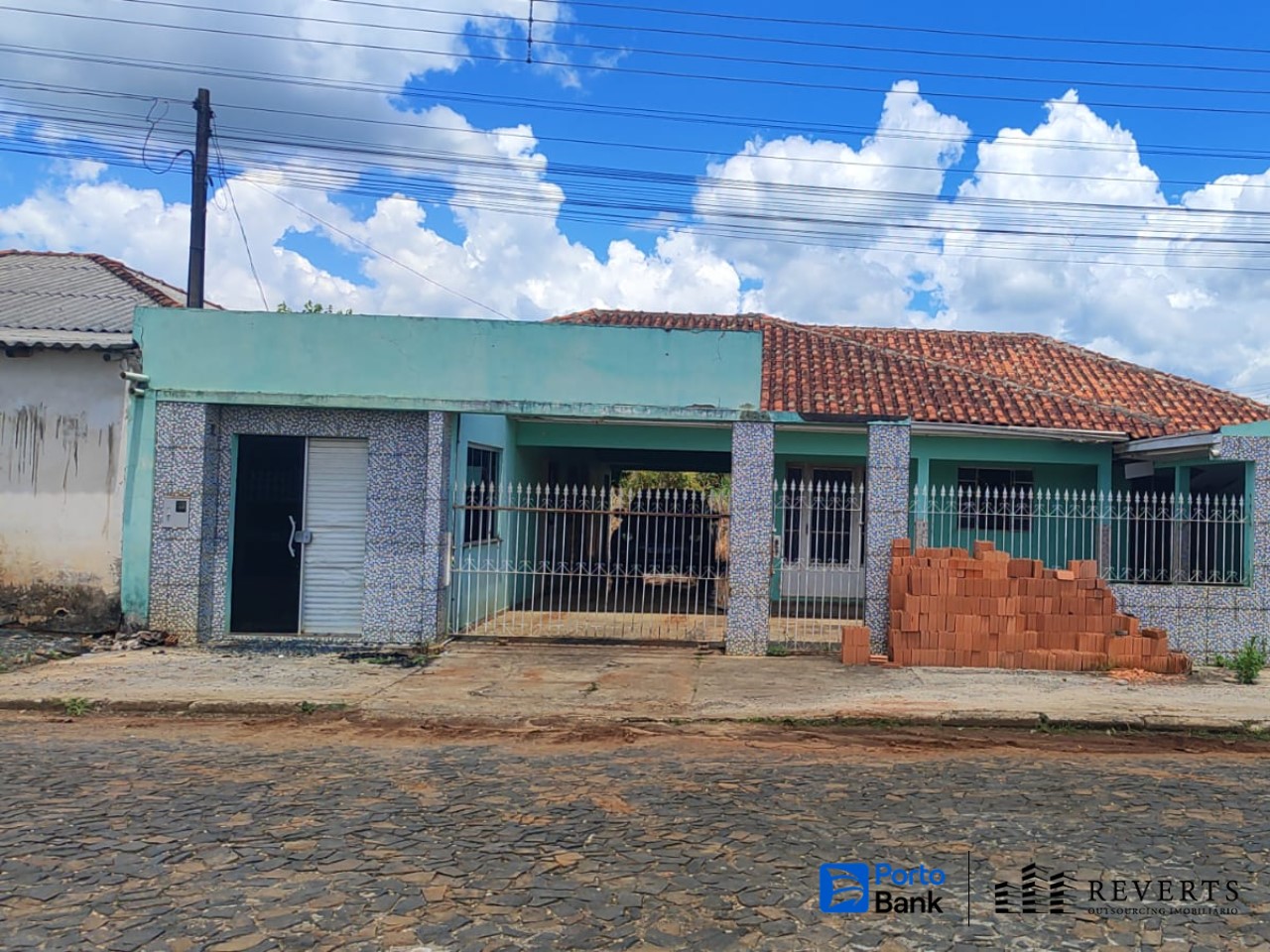 Imagem do imóvel Reserva – PR. Bairro São José. Casa. Áreas Totais. Terr. 450,67m² e constr. 190,13m²