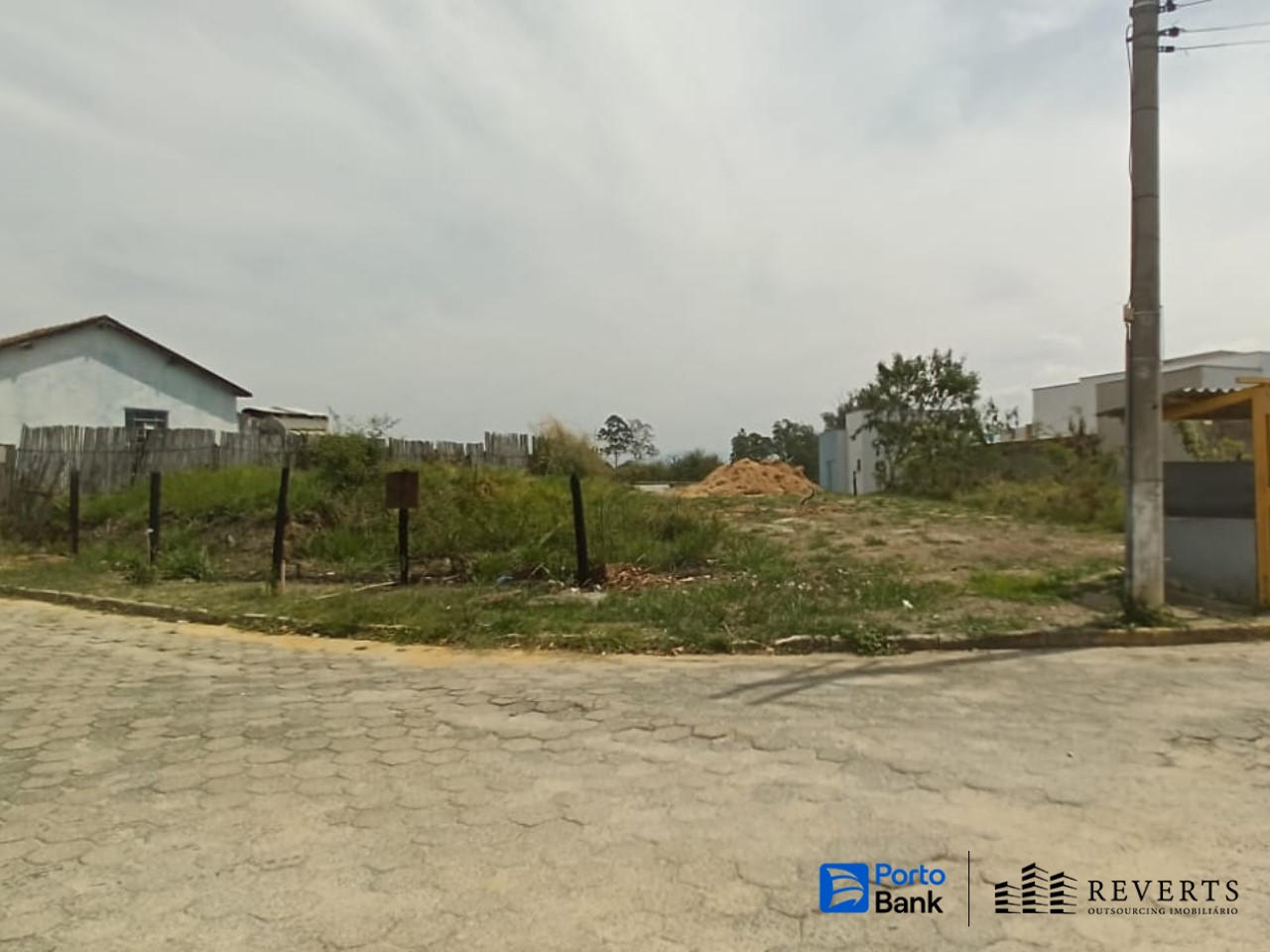 Imagem do imóvel Cachoeira Paulista – SP. Bairro Etelvina. Terreno. Áreas Totais. Terr. 141,95m²