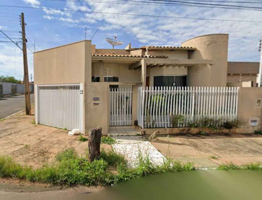 Imagem do imóvel Mineiros - GO. Setor Conj Nova Repúbli. Casa. Áreas Totais. Terr. 287,50m² e Constr. 238,00m²