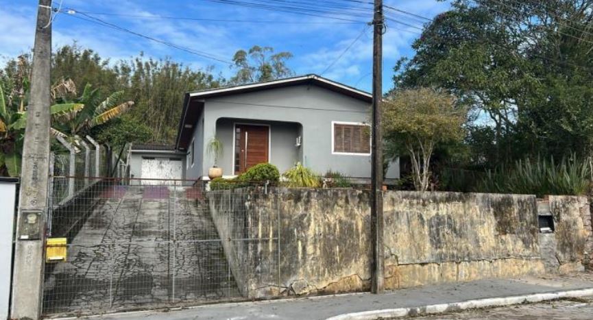 Imagem do imóvel Sombrio - SC. Bairro Raizeira. Casa. Áreas Totais. Terr. 378,00m² e Constr. 167,25m²